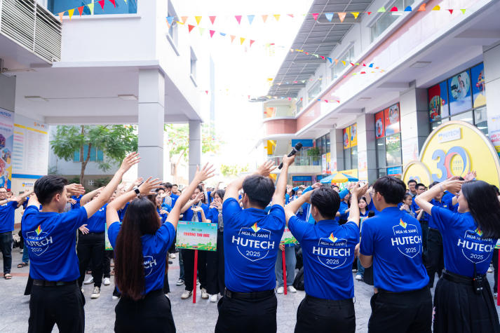 Mùa hè xanh HUTECH 2025: Bước chân tình nguyện, lan tỏa niềm tin 23