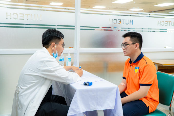 HUTECH tổ chức khám sức khỏe miễn phí dành cho sinh viên toàn trường 85