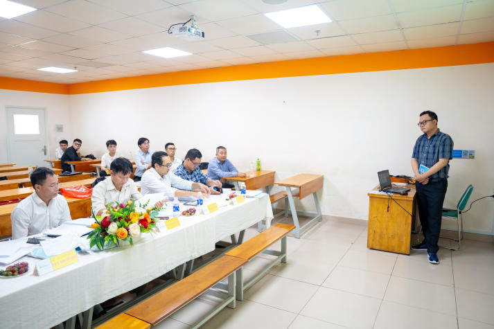 Hội đồng đánh giá cao các công nghệ mới tại buổi bảo vệ luận văn/đề án tốt nghiệp Thạc sĩ ngành Kỹ thuật cơ điện tử 16