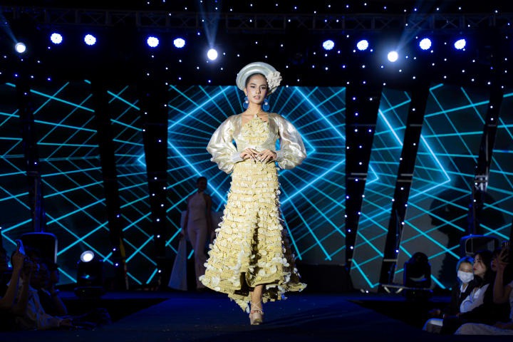 Sinh viên Quản trị sự kiện HUTECH mang sắc phục Việt lên sân khấu Fashion Show đầu tay 130