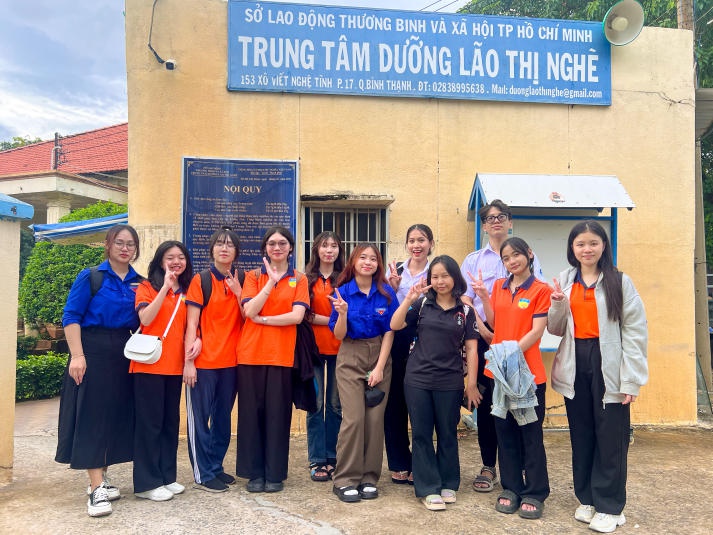 Sinh viên Khoa Trung Quốc học HUTECH lan tỏa yêu thương đến cộng đồng 40