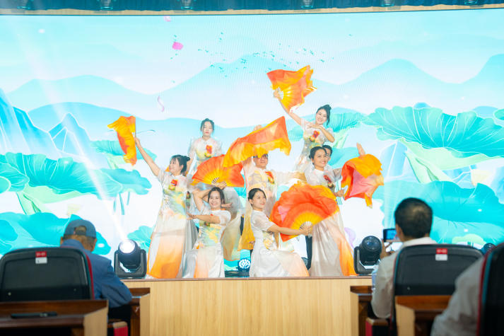 Một mùa giai điệu thăng hoa: HUTECH tôn vinh tháng 11 qua “Tiếng hát từ giảng đường” 2025 82