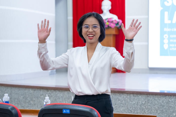 Sinh viên Tâm lý học HUTECH tổ chức talkshow tâm lý và báo cáo dự án chăm sóc sức khoẻ tinh thần “Sóng ấm lan toả” 29