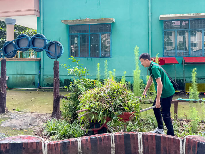 Sinh viên Viện Khoa học Ứng dụng chung tay tạo dựng không gian học tập xanh tại “Ngày Chủ nhật xanh” lần thứ 158 24