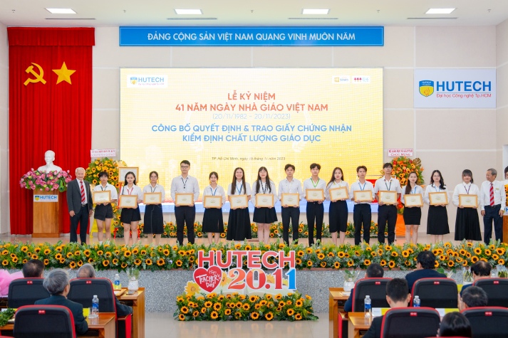 [Video] HUTECH long trọng tổ chức Lễ kỷ niệm 41 năm Ngày Nhà giáo Việt Nam 173