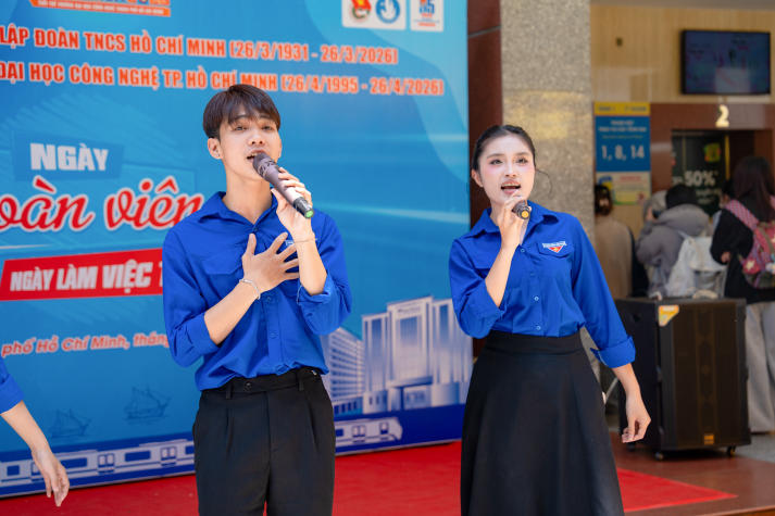 Thanh âm tuổi trẻ lan tỏa tinh thần Tháng Thanh niên tại HUTECH 46