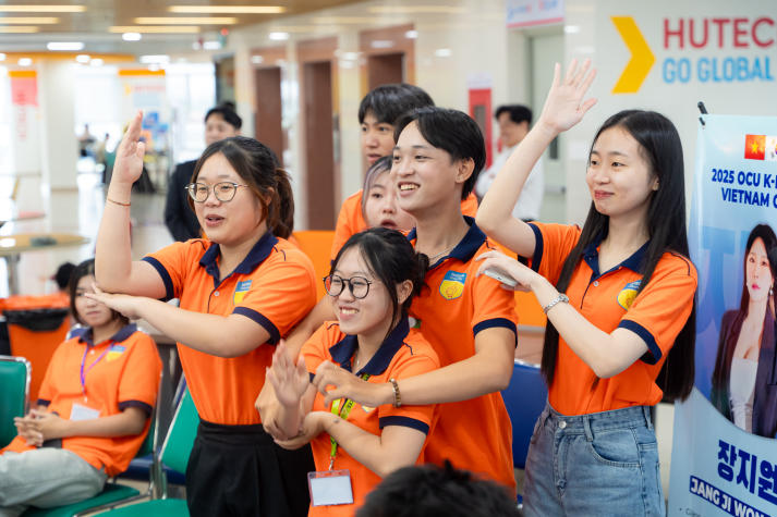 [Video] Sinh viên Viện Khoa học Ứng dụng khám phá bí mật chuẩn K-Beauty cùng chuyên gia Hàn Quốc 121