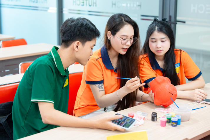 Gom yêu thương - tạo thay đổi: Sinh viên Viện Khoa học Ứng dụng  lan tỏa giá trị nhân văn qua “Piggybank for Change 2025” 12