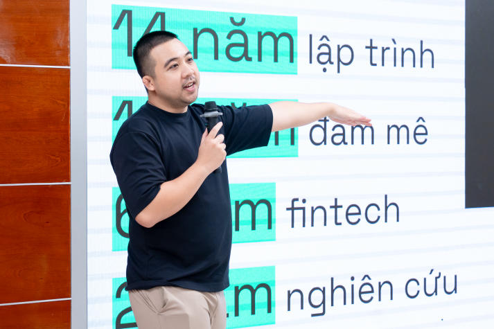 [Video] Sinh viên Khoa Tài chính - Thương mại đón đầu xu hướng công nghệ tài chính phi tập trung 48