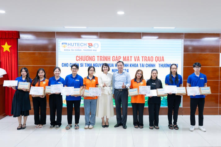 Khoa Tài chính - Thương mại gặp mặt và tri ân các chiến sĩ tình nguyện Mùa hè xanh 70