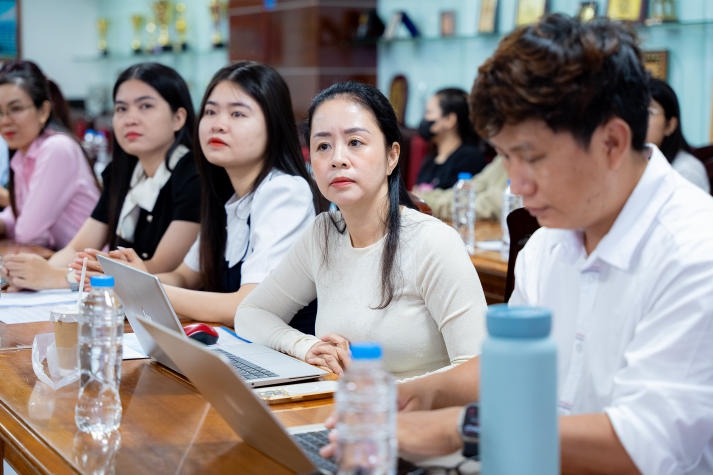 Nhiều tham luận giàu tính thực tiễn tại hội thảo Phát triển du lịch bền vững  trong thời đại số 192