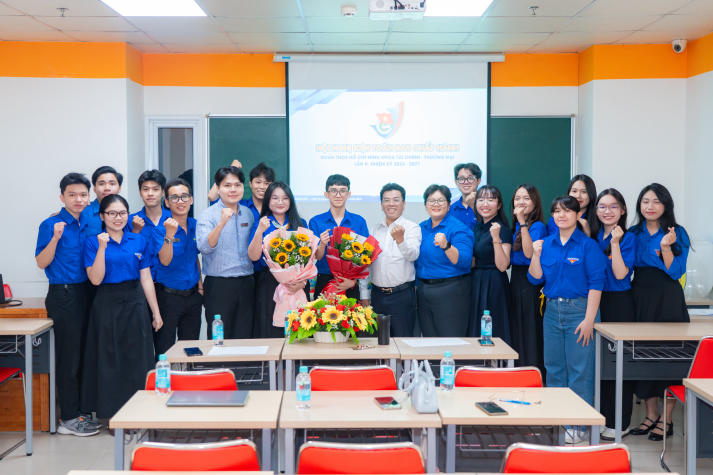 Đoàn Khoa Tài chính - Thương mại kiện toàn nhân sự chủ chốt nhiệm kỳ 2024-2027 85