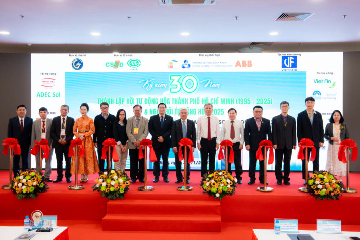 Sinh viên Viện Kỹ thuật tham quan trải nghiệm công nghệ công nghiệp hiện đại tại VINAMAC EXPO 2025 49