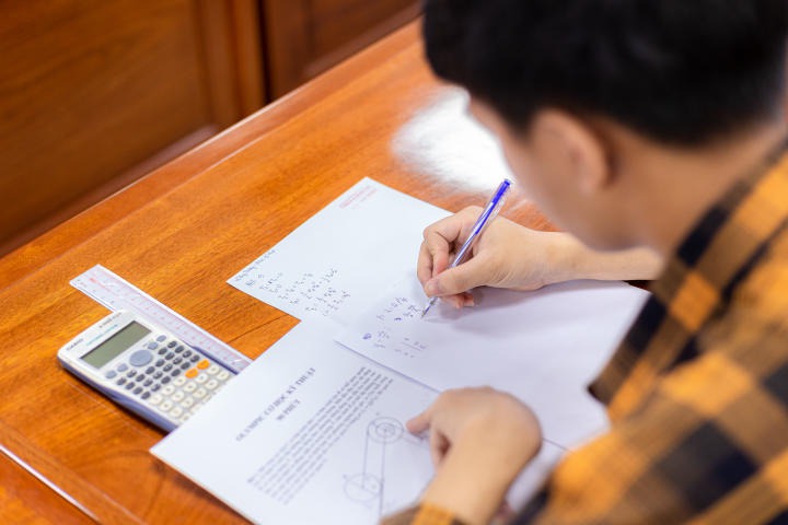 Sinh viên khối ngành Kỹ thuật chinh phục bộ môn Cơ học tại chung kết cuộc thi “Olympic Cơ học lần 1” 44