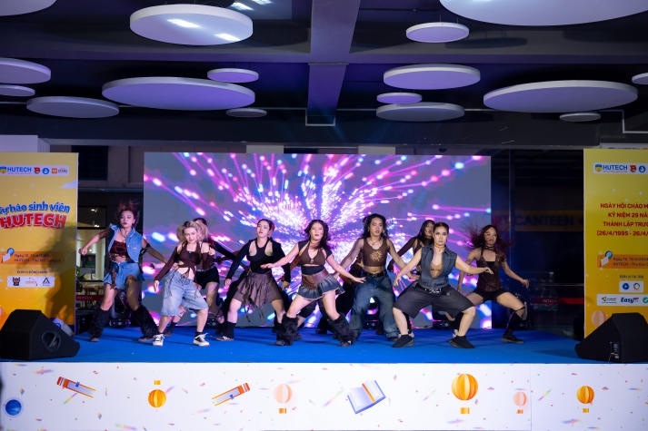 Vừa giành giải Nhất Liên hoan các nhóm nhảy, JEAGER HUTECH được “book show” ngay tại sân khấu 77