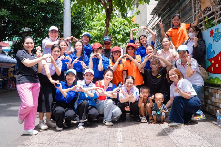 Liên quân ba Khoa Nhật - Hàn - Trung HUTECH trao gửi hơn 500 phần quà tại Bệnh viện Chợ Rẫy 28