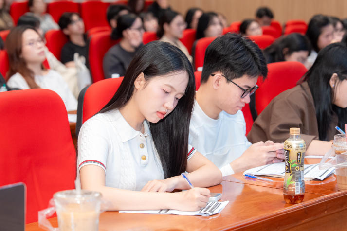 Hiểu khách hàng để làm Marketing: Bài học thực chiến của sinh viên Khoa Truyền thông - Thiết kế 27