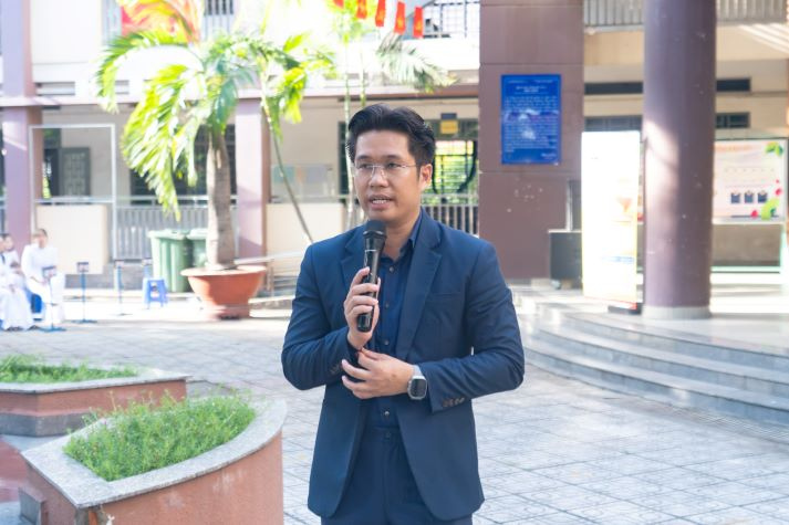 HUTECH Scholarship Tour 2025: HUTECH tiếp tục trao 36 suất học bổng trị giá 25% học phí toàn khóa cho học sinh 03 trường THPT 93