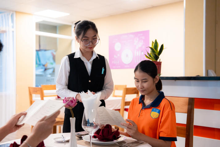 Pura Dining - Khi sinh viên HUTECH vận hành nhà hàng chay fine dining như một mô hình kinh doanh thực thụ 73