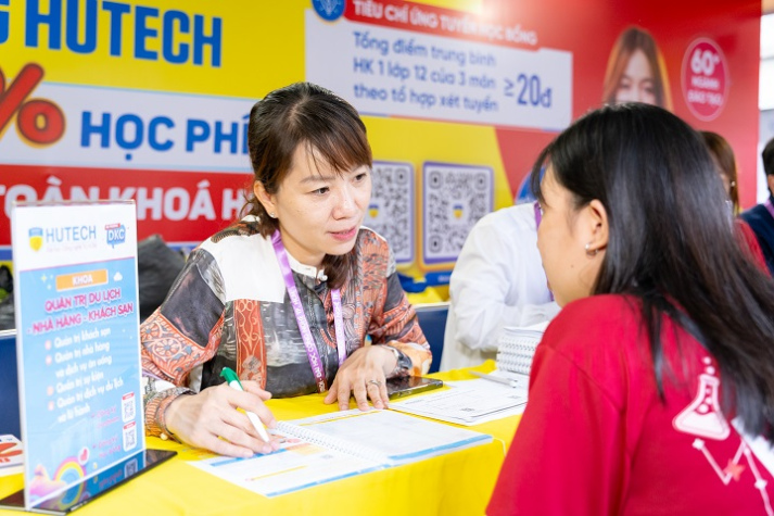 [Video] HUTECH nổi bật tại Ngày hội Tư vấn Hướng nghiệp - Tuyển sinh 2025 ở Cần Thơ 23