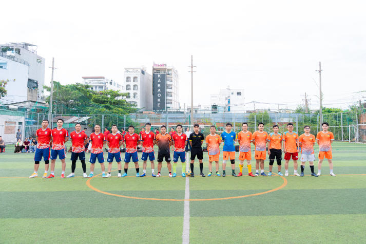 [Hội thao CB-GV-NV HUTECH 2025]: VPT-VPHĐT-P.NS-TT.KĐ-ĐBCL-B.TTr-TT.IT đăng quang ngôi vương Bóng đá nam 73