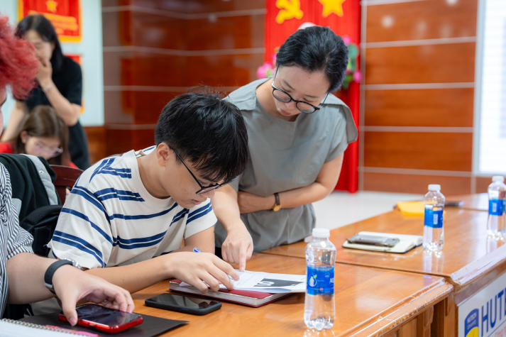 Sinh viên Khoa Hàn Quốc học nâng cao kỹ năng viết tiếng Hàn qua tọa đàm học thuật 71