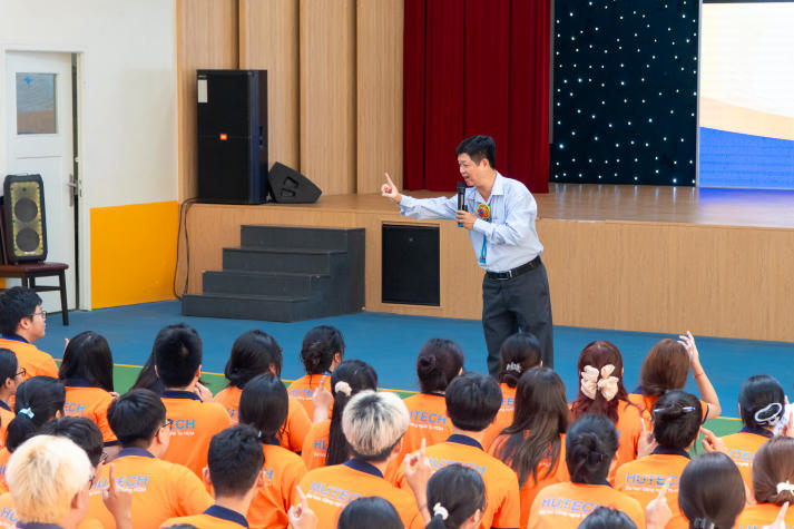 Từ quản trò đến điều phối hoạt động: Ban cán sự HUTECH “lên level” tại chuyên đề kỹ năng 36