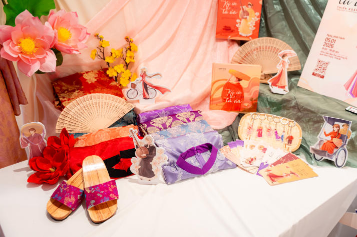 Gần 100 đồ án tốt nghiệp ngành Thiết kế đồ họa HUTECH: Khi sáng tạo trẻ bước ra không gian triển lãm 65