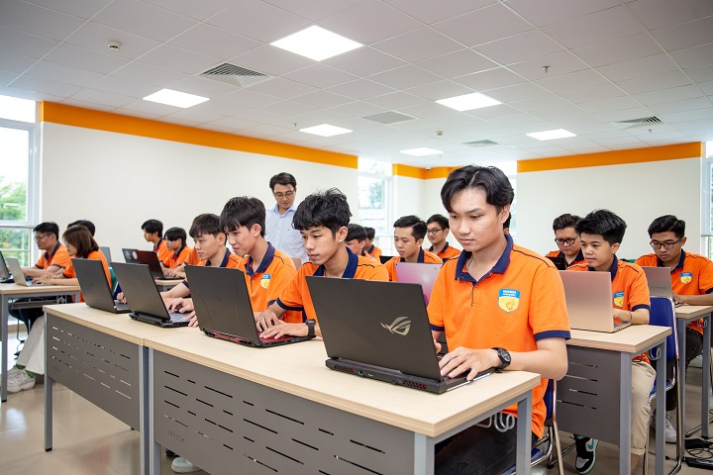 Danh mục ngành, thời gian đào tạo, tổng số tín chỉ và đơn giá học phí khóa 2025 tại HUTECH 21