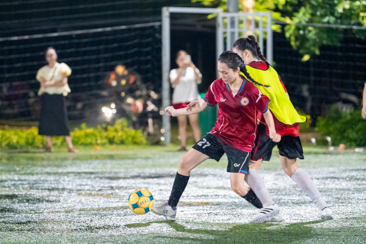 [HUTECH Games 2026] Lộ diện ngôi vương Bóng đá nam, nữ sau loạt trận Chung kết kịch tính 35