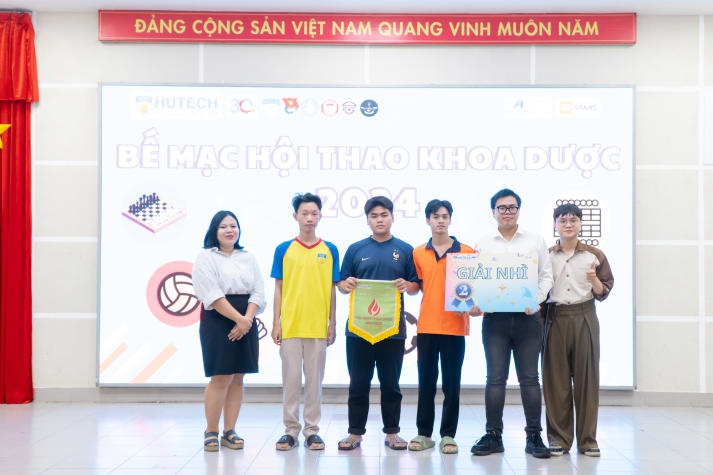 Gala “Xuân sắc màu” và Lễ bế mạc Hội thao sinh viên 2024: rộn ràng mừng xuân, tôn vinh tài năng Khoa Dược 266