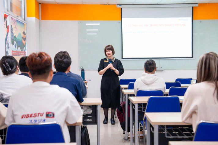 [Video] Ngày đầu năm học 2025-2026 tại HUTECH: Hào hứng, rộn ràng và đầy kỳ vọng 80