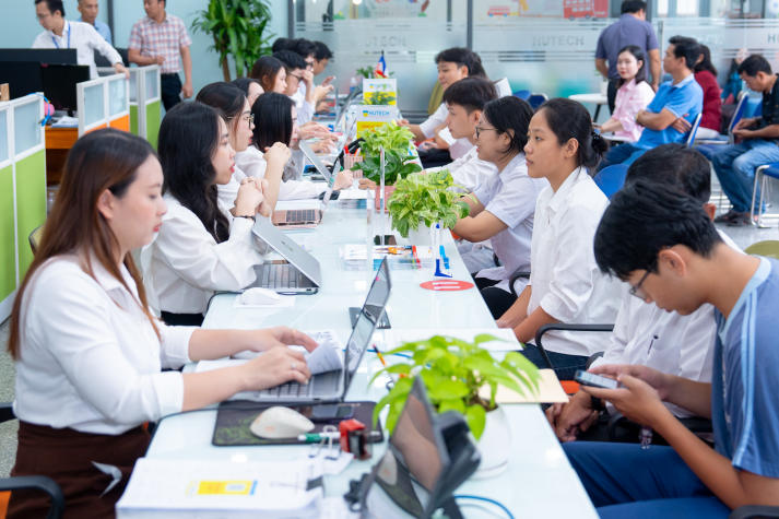 HUTECH tặng ưu đãi 5 triệu đồng cho 1.000 thí sinh nhập học sớm nhất 33