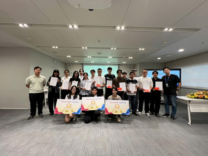 Sinh viên Khoa Công nghệ thông tin tỏa sáng tại “Design Your Future 2025” với thiết kế ấn tượng 25