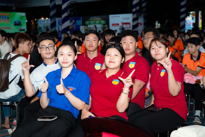 Bùng nổ cảm xúc cùng Đêm Giao lưu văn nghệ sinh viên “HUTECH - Giai điệu tự hào” 117