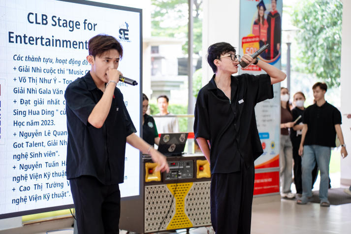 [Video] Văn nghệ sân trường HUTECH khuấy động không khí chào đón newbies 83