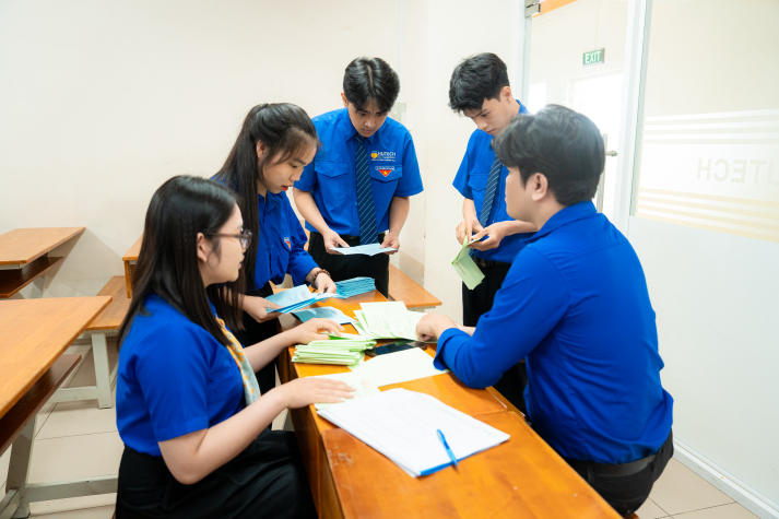 Đoàn Khoa Tài chính - Thương mại vững bước nhiệm kỳ mới với tinh thần “Đoàn kết - Tiên phong - Khát vọng - Hoài bão” 99