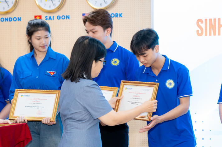 Sinh viên 5 tốt cấp Trung ương lan tỏa kinh nghiệm chinh phục danh hiệu đến sinh viên Khoa Thú y 86