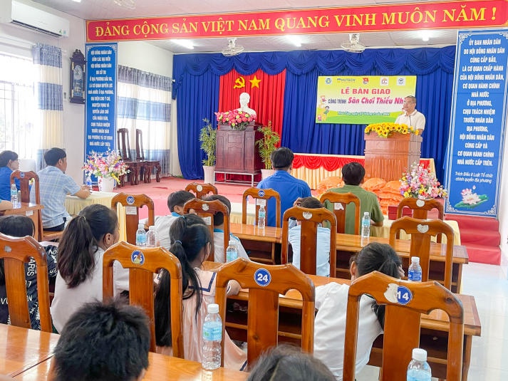 HUTECH bàn giao công trình Sân chơi thiếu nhi tại địa bàn xã Hoà Tân, TP. Cà Mau 8