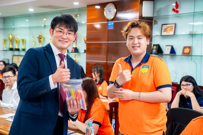 Học tập chuyên môn và giao lưu quốc tế: Hành trang mới cho tân sinh viên Khoa Nhật Bản học 17