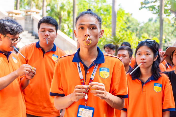 Tập thể Ban cán sự  lớp Thu Duc Campus rèn “Kỹ năng vận động tổ chức các hoạt động tập thể” tại Đền thờ các Vua Hùng 115