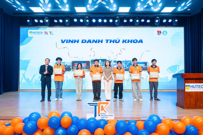 Tân sinh viên Khoa Truyền thông - Thiết kế bắt nhịp hành trình đại học 78