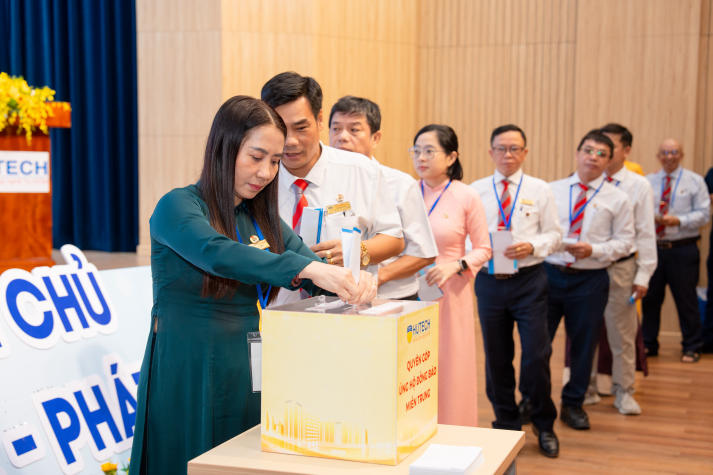 Đại hội Công đoàn HUTECH khóa XI, nhiệm kỳ 2025-2030: Khát vọng đổi mới, hướng đến tổ chức vững mạnh 316