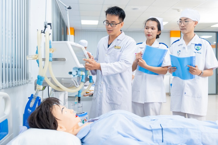 Khám phá thế giới ngành nghề trong kỷ nguyên số và hội nhập quốc tế 36