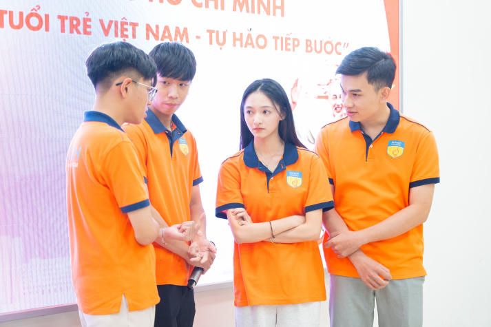 Tuổi trẻ HUTECH tự hào tiếp bước tại Chung kết "Tư tưởng Hồ Chí Minh" 60