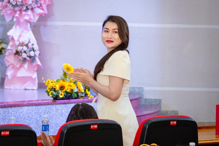 Khoa Luật HUTECH rộn ràng chào đón mốc son 10 năm thành lập 49