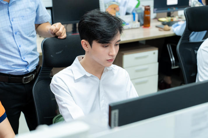 Sinh viên ngành Tài chính - Ngân hàng HUTECH bắt đầu hành trình thực tập tại FPTS 40