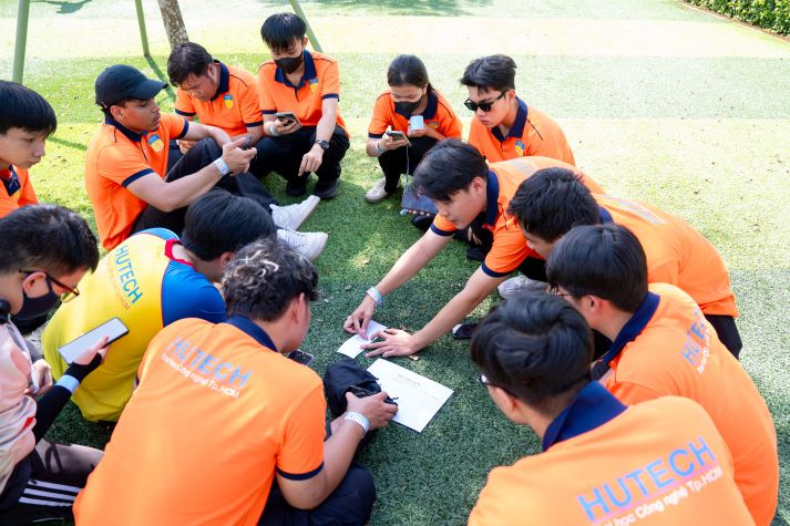 [Video] “iHUTECH - iStart - iShine”: Hành trình gắn kết tân binh Viện Đào tạo Quốc tế 2025 70