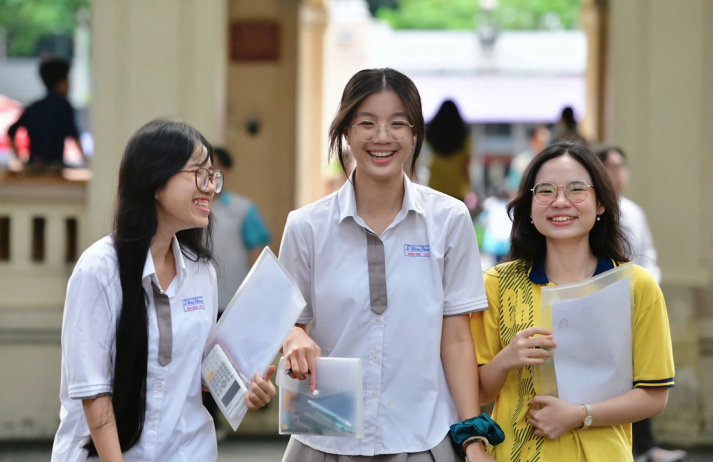 Hơn 1,2 triệu thí sinh bước vào buổi thi đầu tiên kỳ thi tốt nghiệp THPT 2026 20