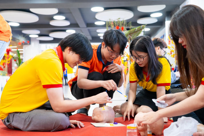 [Video] HUTECH Chào Xuân 2026: “Bật mood” Tết Việt giữa khuôn viên trường 223